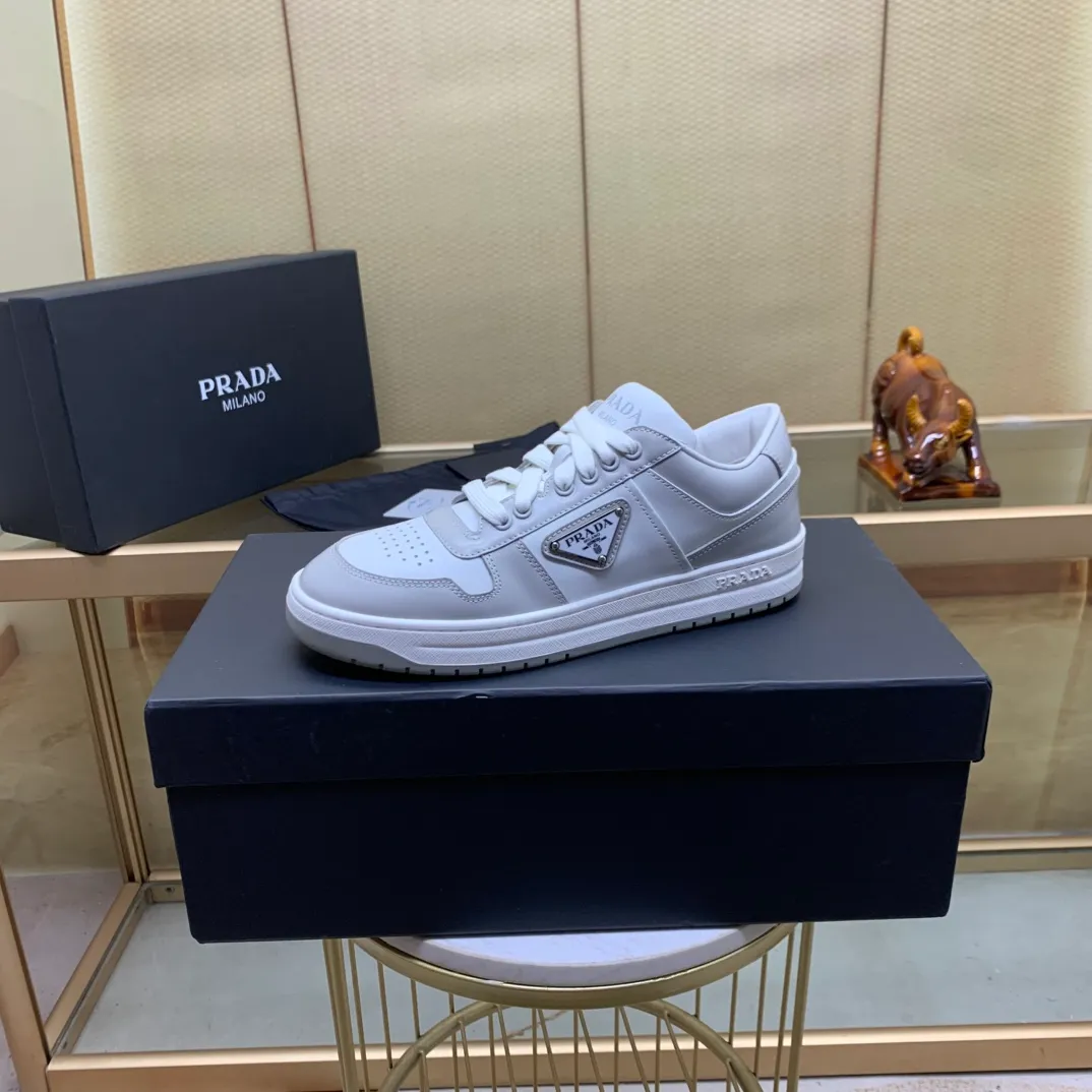 💰660.巜PRADA》Prada: Top 🔝purchasing agent🔍🔍The latest men’s counters are on sale simultaneously, high-quality original calfskin imported from Italy 🇮🇹. Brand logo* (prominent·high-end·noble·class·) exquisite workmanship (imported from Italy🇮🇹 Sole: Original sole provided by the original factory, ⚠️exclusive double-layer activity, TPR rubber, combination outsole; super comfortable, wear-resistant, non-slip, environmentally friendly🌳🌳🌳, real shot🎬The real thing is more beautiful🔍🔍 (high quality, follow the order) code number 38 to 44 (.45 customized)